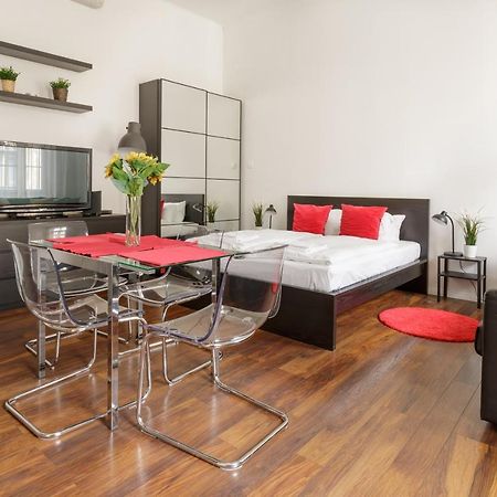 Red Dot Two - New Unit In The Heart Of Party Town Leilighet Budapest Eksteriør bilde