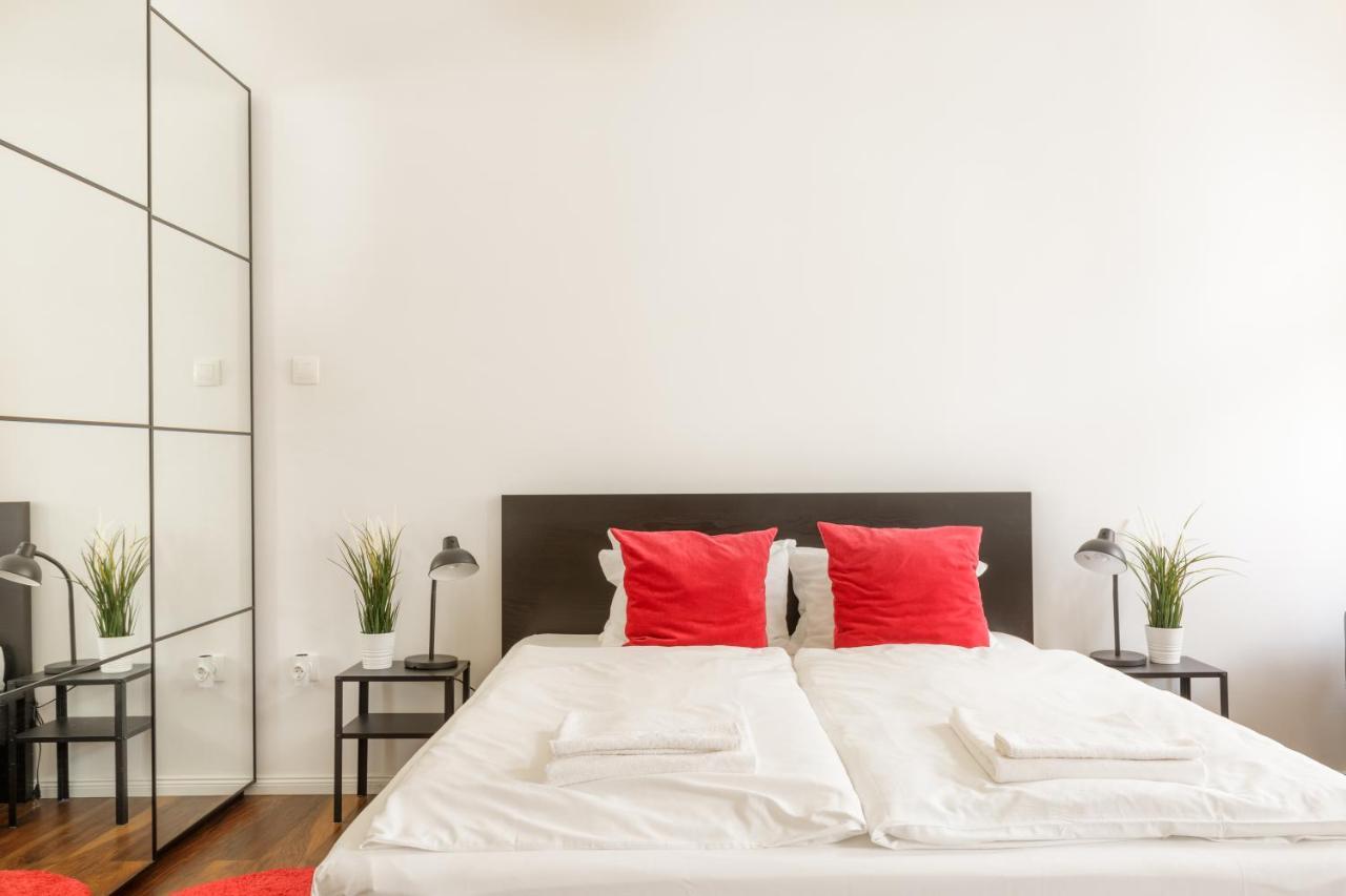 Red Dot Two - New Unit In The Heart Of Party Town Leilighet Budapest Eksteriør bilde