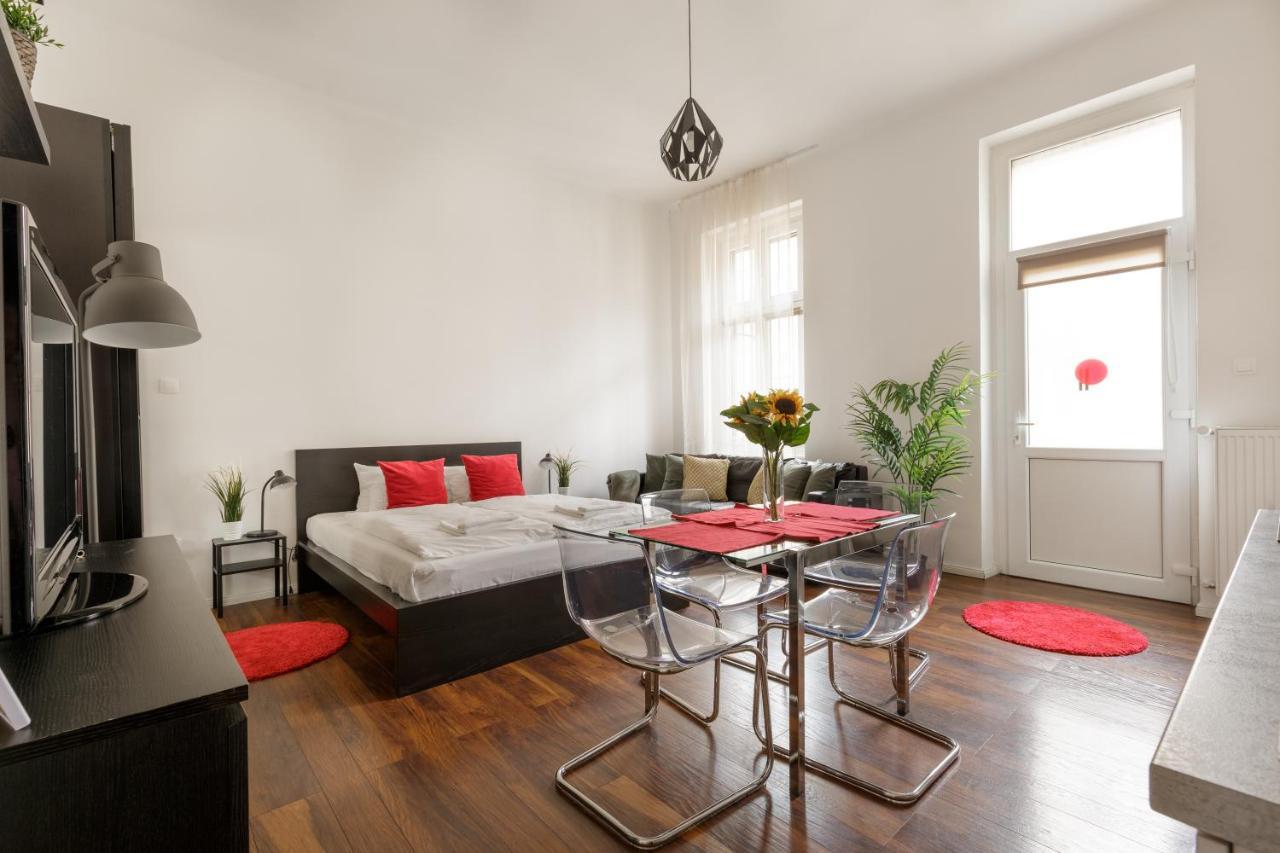 Red Dot Two - New Unit In The Heart Of Party Town Leilighet Budapest Eksteriør bilde